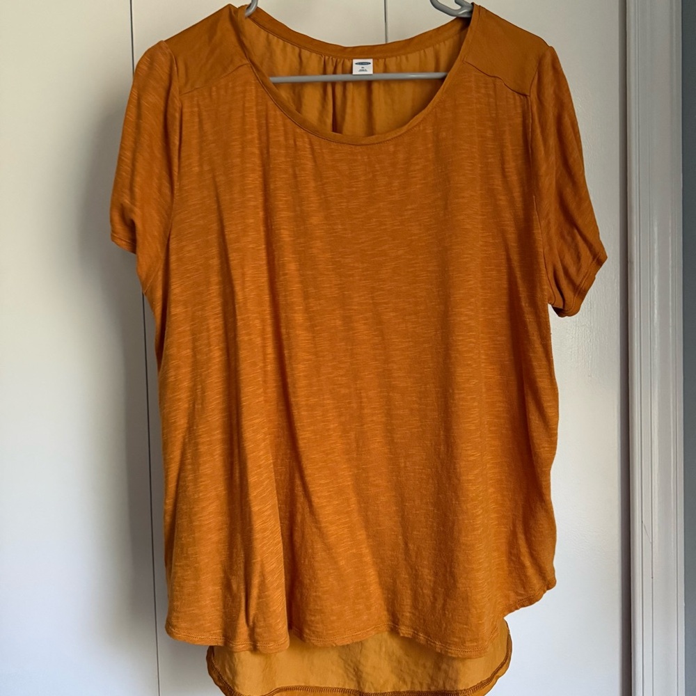 Old Navy Mustard Short Sleeve Scoop Neck Tee